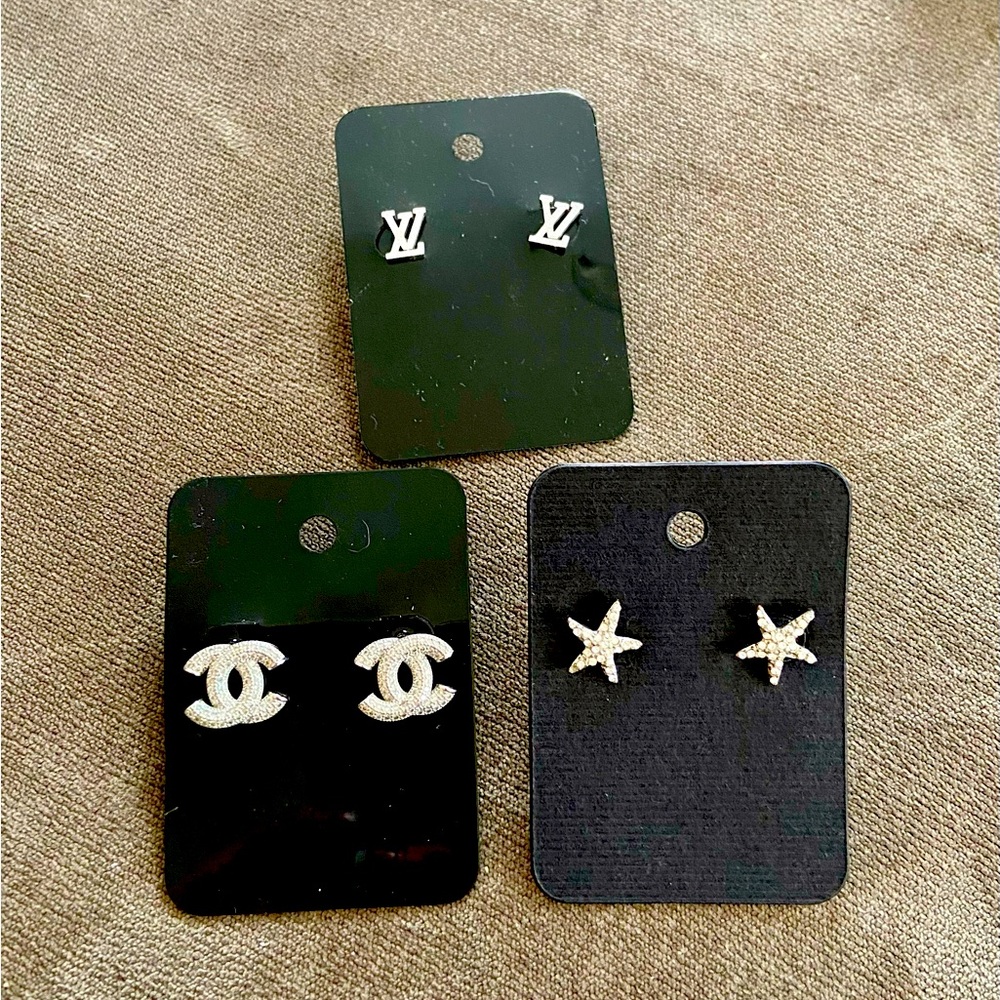 Bundle of 3 pair of earrings💕💕